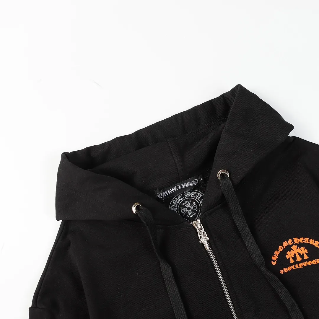 Q21—P58 -Chrome Hearts/Chrome Hearts printed zipper sweatshirt cardigan jacket -420 grams of high-density, high-quality wool, soft, delicate and skin-friendly, soft and silky to the touch, warm and skin-friendly -The hardware zipper accessories are all customized and full of details -Colour: black -Size: S M L XL